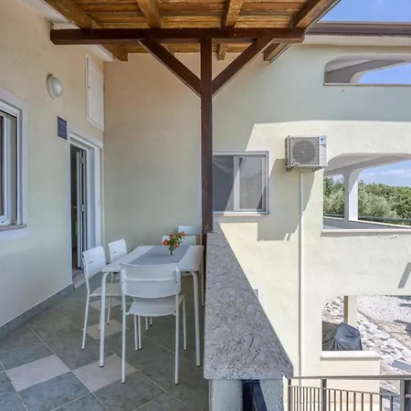Saladinka Guest house 3*
